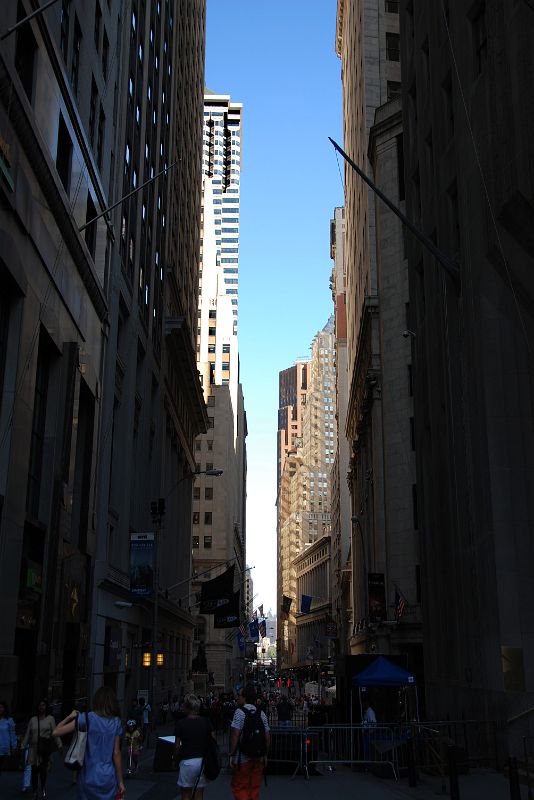 17-2 Wall St From Broadway In New York Financial District